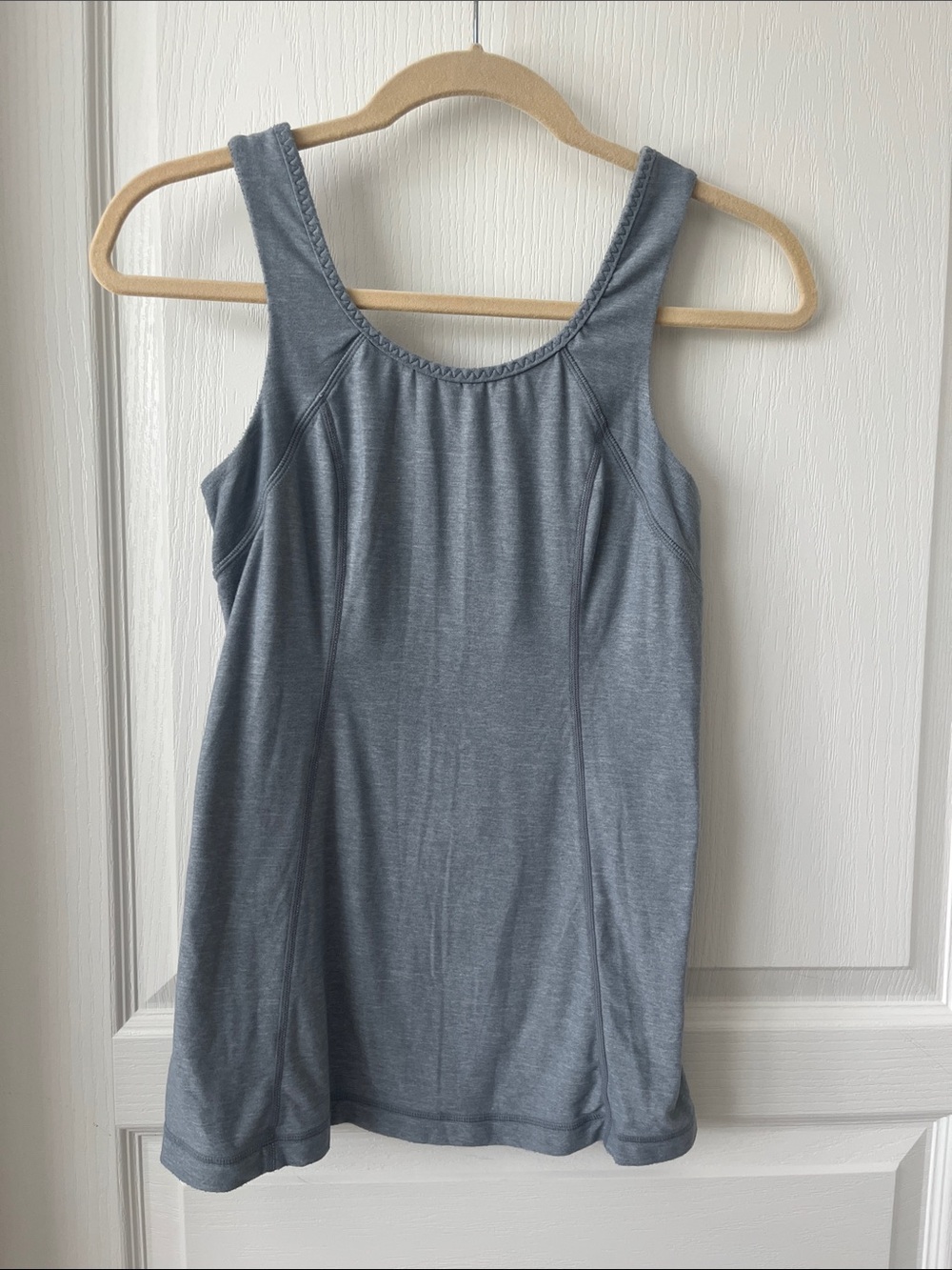 lululemon athletica Heathered Grey Scoop Neck Tank Size 4